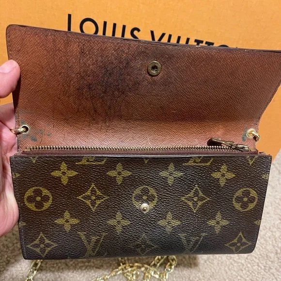 Louis Vuitton wallet crossbody - Picture 5 of 10